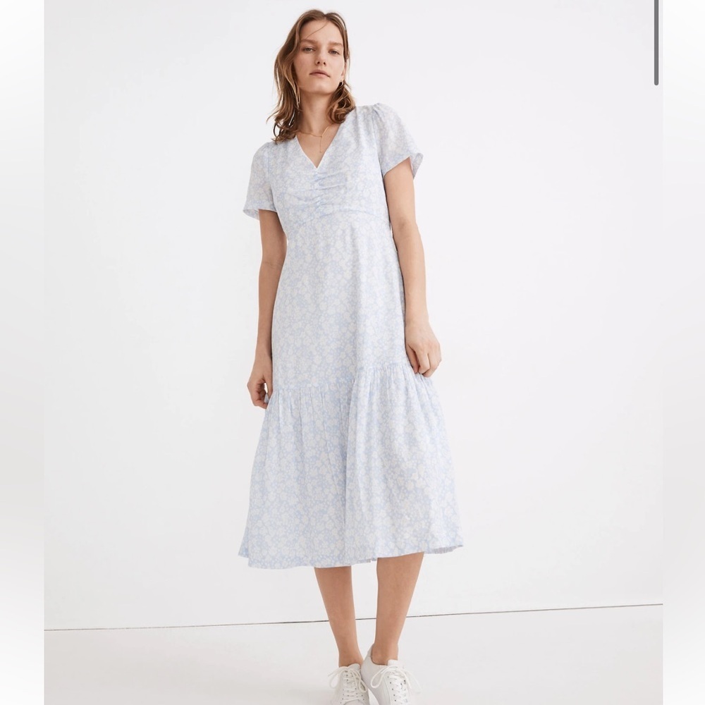 Madewell Ruched-Front Ruffle-Hem Midi Dress in
Fleur Field